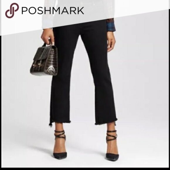 Who What Wear Denim - Who What Wear Raw Hem Frayed Cropped Black Jeans size 6